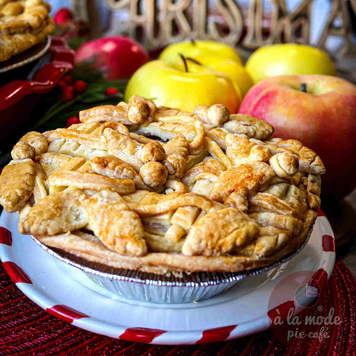 Decorated Apple Pie (V)